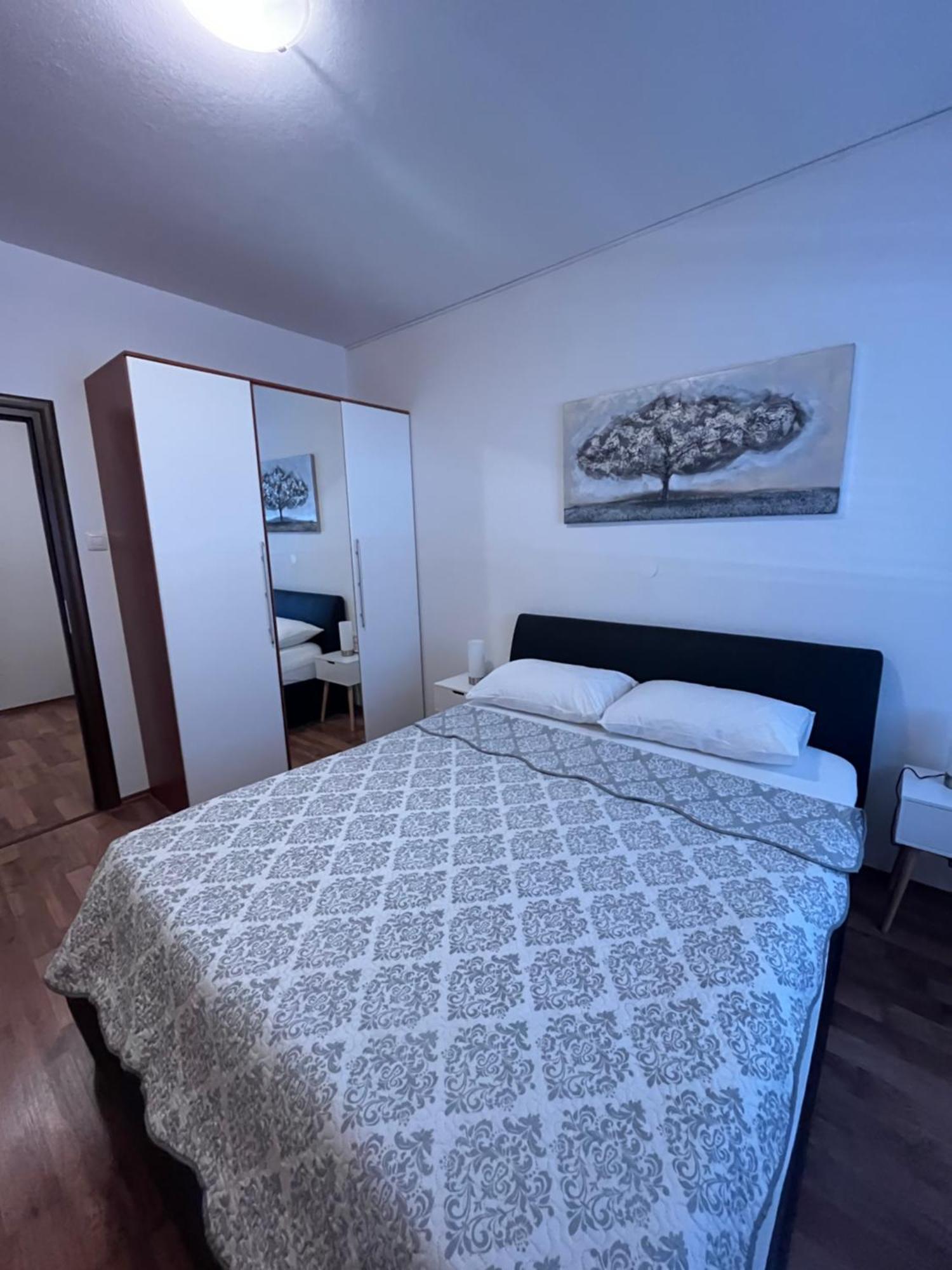 Guest House Antonella Malinska Esterno foto